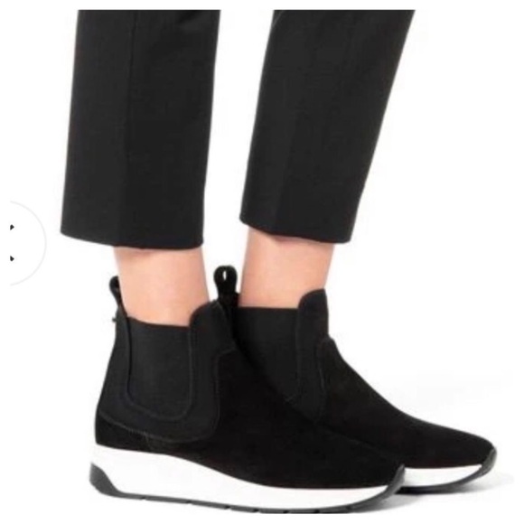 Aquatalia Becky Black Suede Slip-On Platform Sneakers sz9 - Picture 2 of 9